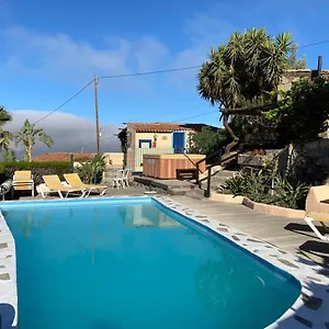 https://casa-azul-guia-de-isora-tenerife-38688.in-canary-islands.com